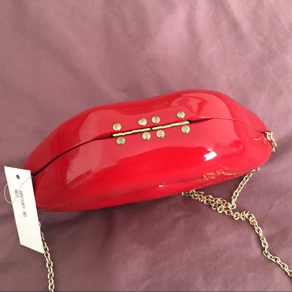-SOLD- Red Lips Clutch or Crossbody - Picture 3 of 7